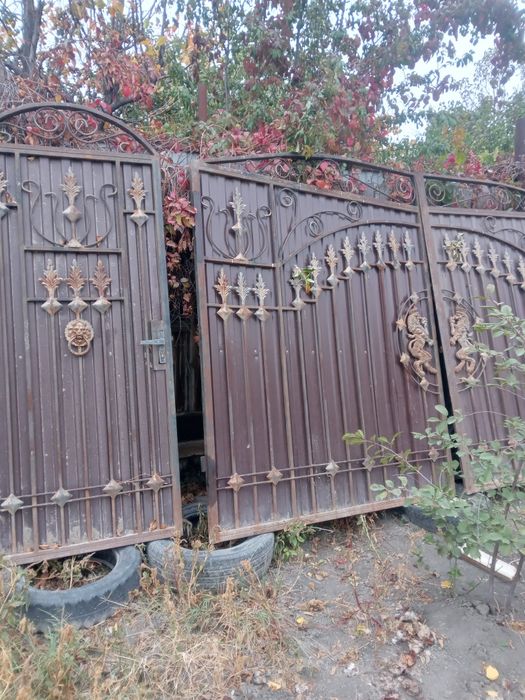 Продаю б у варота цвет коричневый