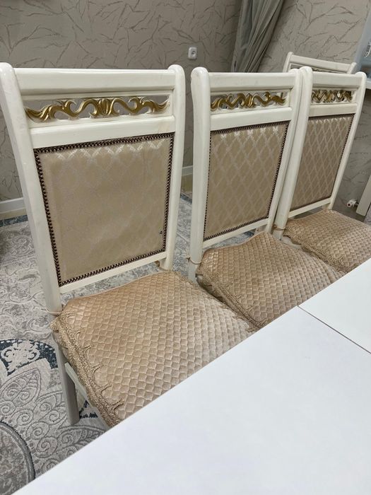 Продам столы и стульяа