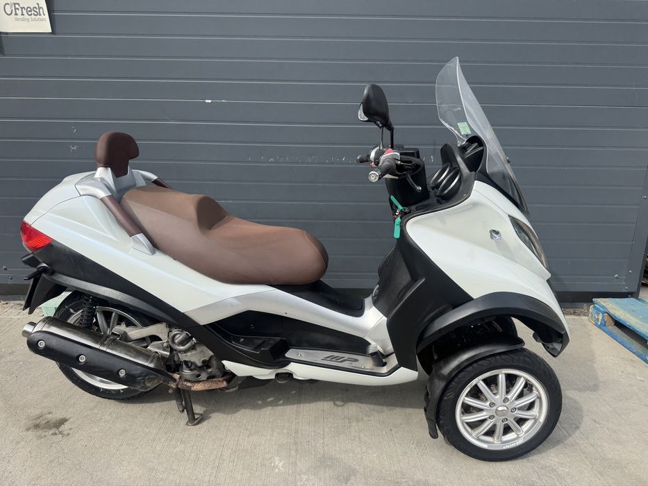 Funmoto vinde Mp3 500Lt Permis categ B