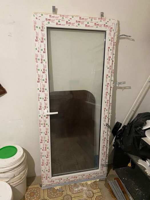 Пластиковые окно и дверь