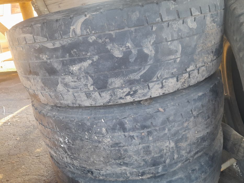 Продам два балона 315/70