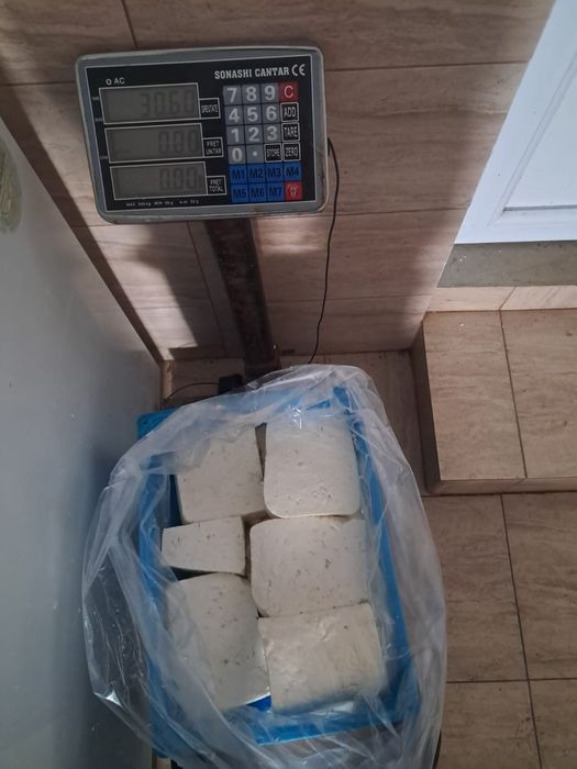 Telemea Proaspătă de vaca Caș puțin Sărat.