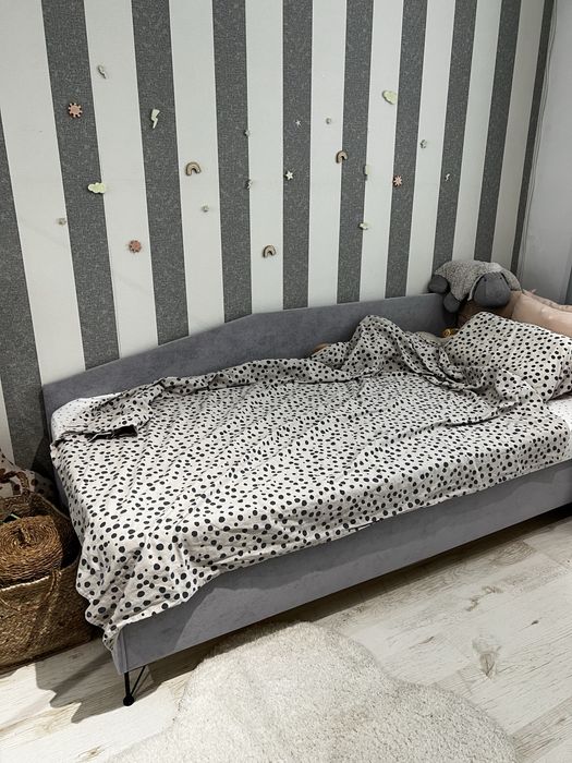 Тапицирано легло