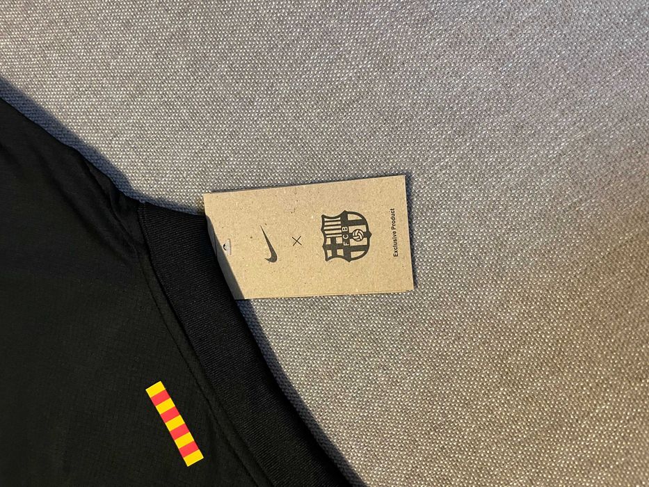 Тениска на Барселона, лимитирана серия - колаборация с Травис Скот, сезон 2025/2026