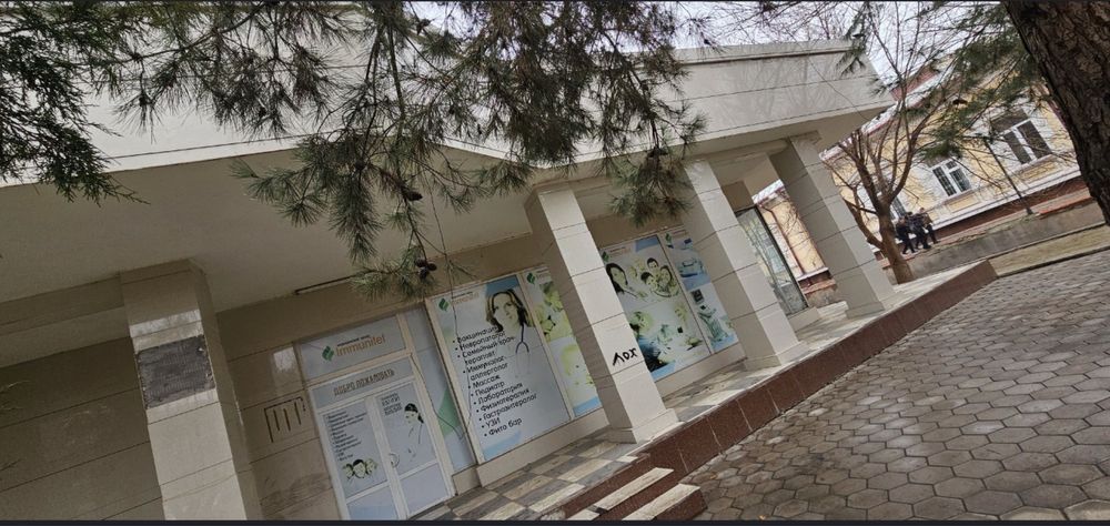 Markazda joylashgan bino sotiladi 541 M2