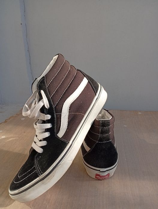 Кеды импортные б/у 60000 сум.