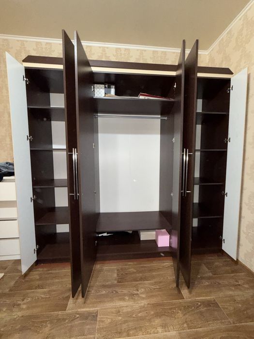 Шкаф купе с зеркалом