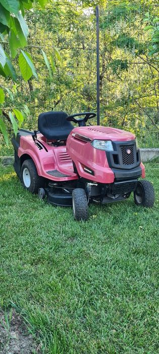 Tractoras tuns gazon