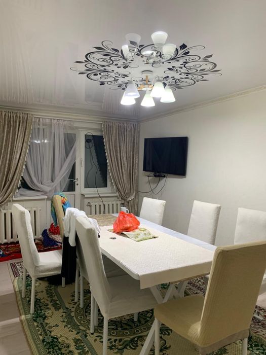 Самал мөлтек ауданында 3 бөлмелі пәтер жалға беріледі