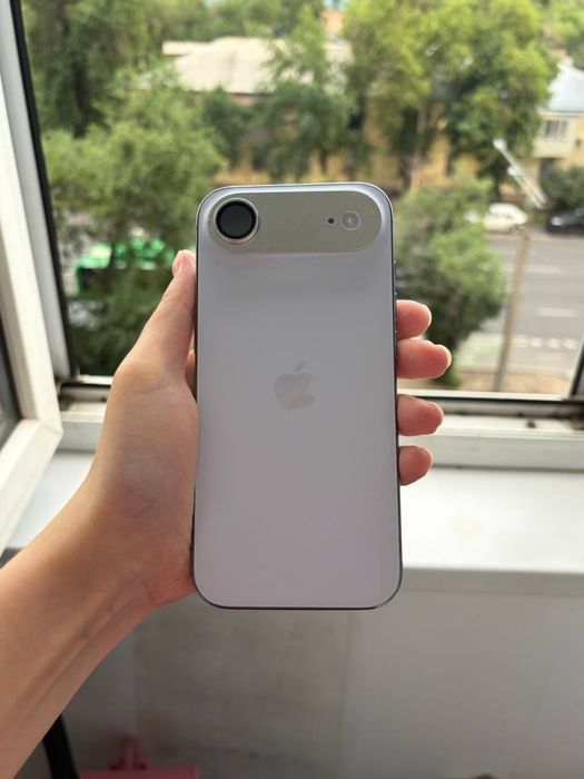 Продаю Iphone 17 air почти новый, с гарантией в apple