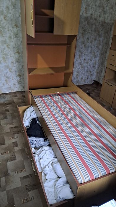 Легло и гардероб