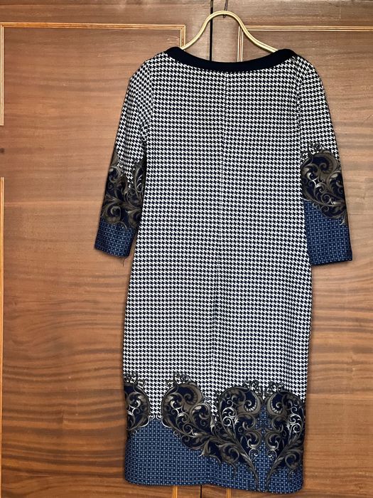 Платье ниже колен 44-46