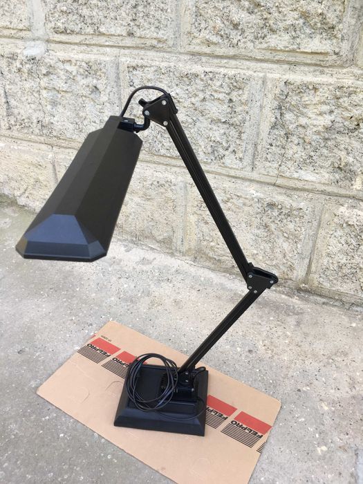 настолна лампа от Дания