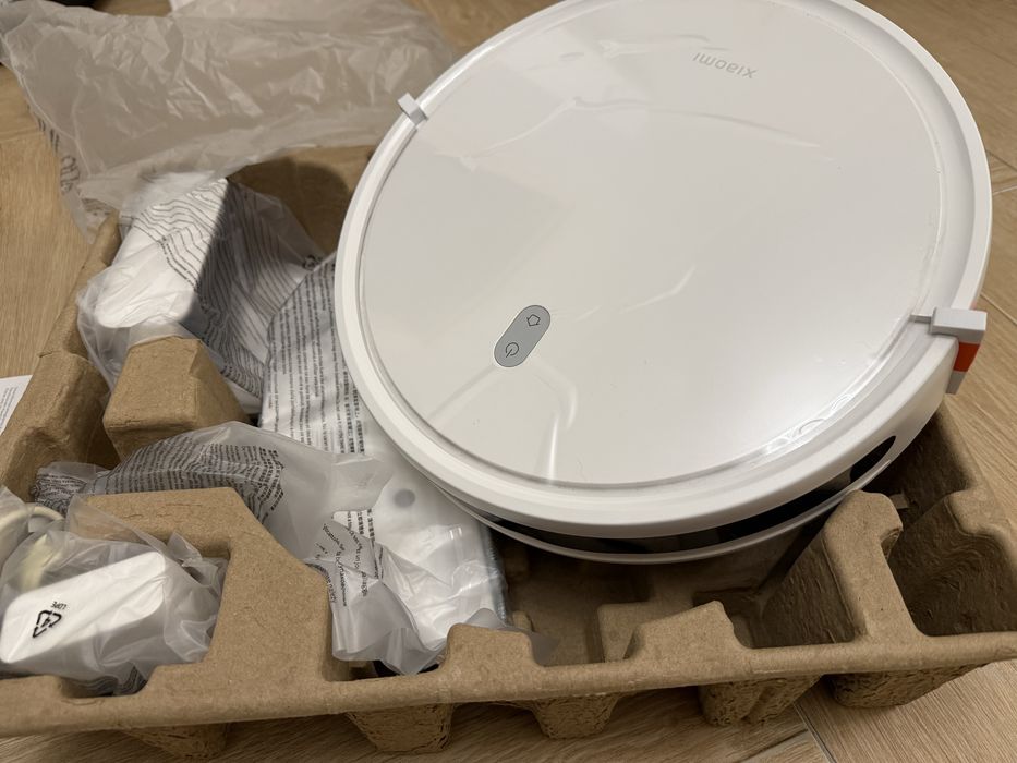 Робот-пылесос Xiaomi Vacuum E10 белый
