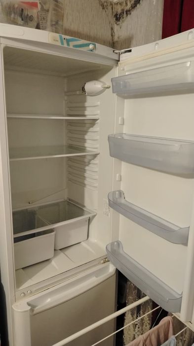 Холодильник INDESIT