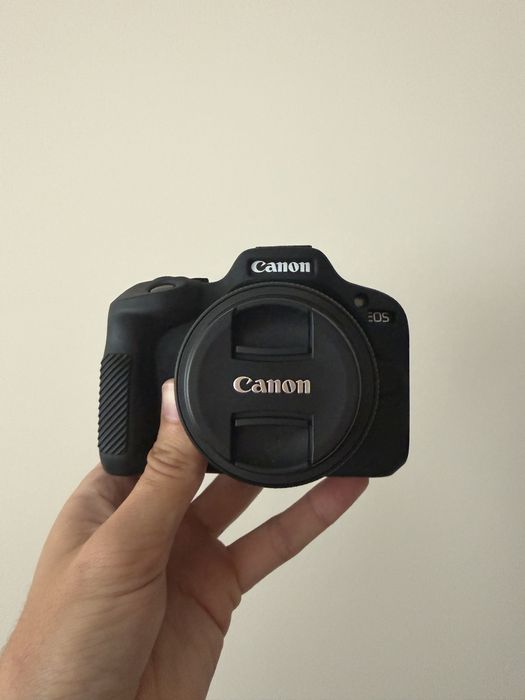Фотоапарат Canon EOS R100