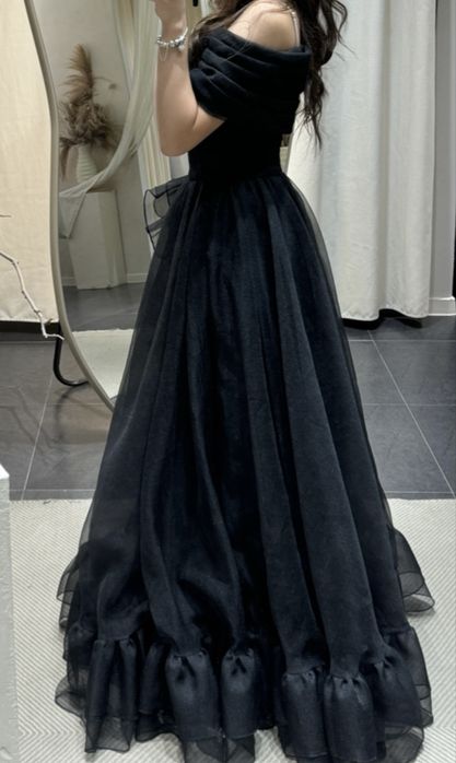 Вечернее платье. Идеально подойдет для выпускного