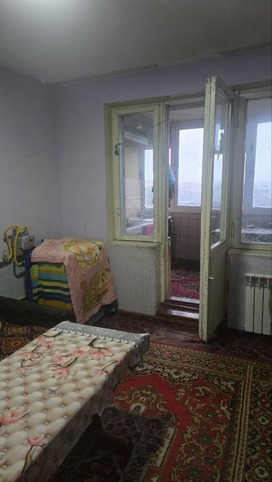 Продаю, квартиру 4-х комнатную 72 метр квадратных, ремонт средний,.