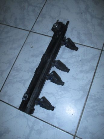 Injectoare +rampa Golf IV 4 Sharan Alhambra Octavia Beetle 2,0 benzina