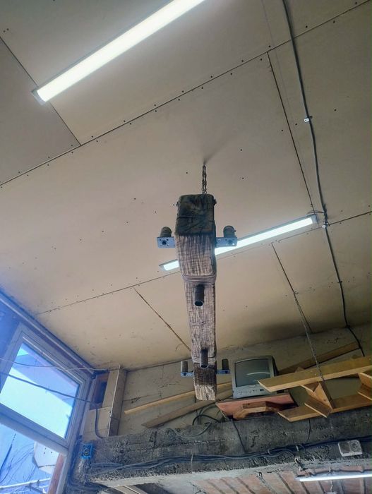 Дървен полилей за барбекю или механа