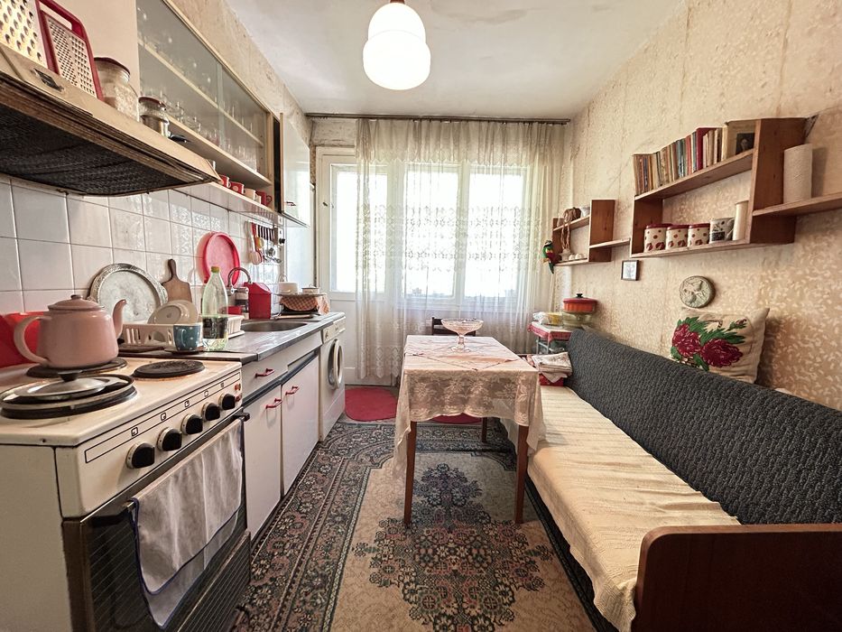 Имоти Силистра продава двустаен апартамент в центъра