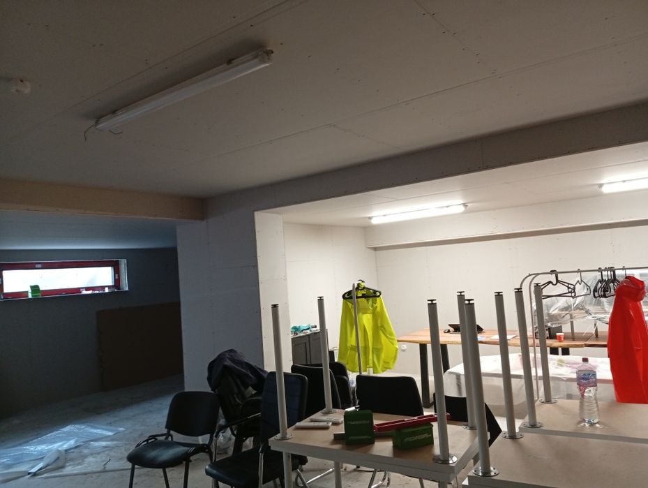 Качествени вътрешни ремонти

Двама опитни майстори