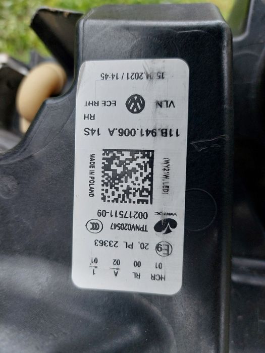 Far dreapta vw id 4 full led cod 11B941006A