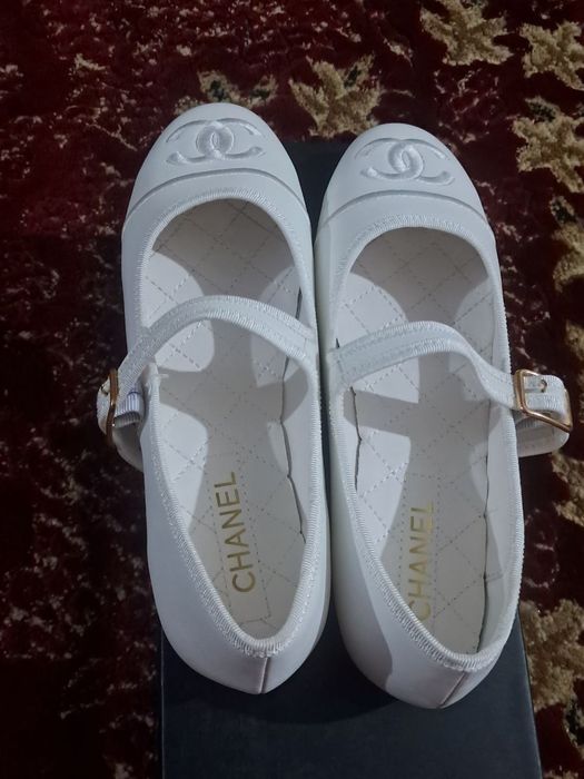 Yengi baletki Chanel