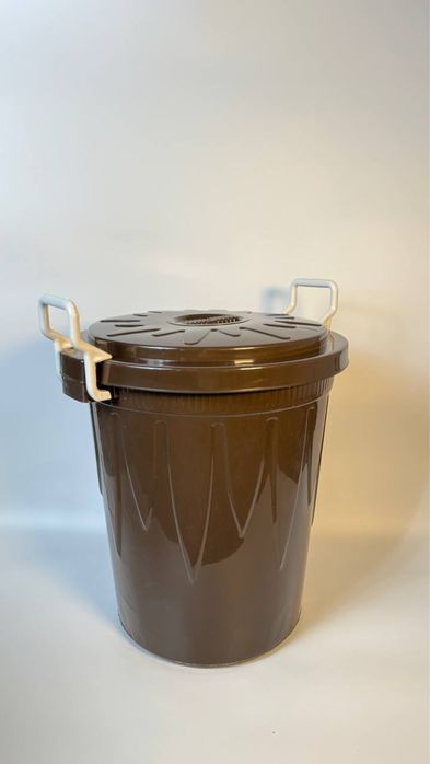 Бак, Мусур учун, Ун ва бошқа махсулотларни сақлаш учун махсус идиш