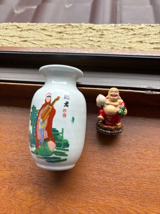 Vază chinezească/porțelan/pictată pe ambele părți/13cm.