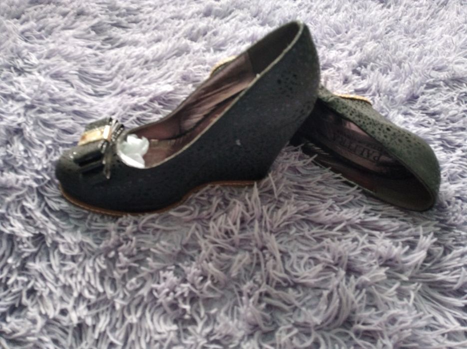 Продам женские туфли