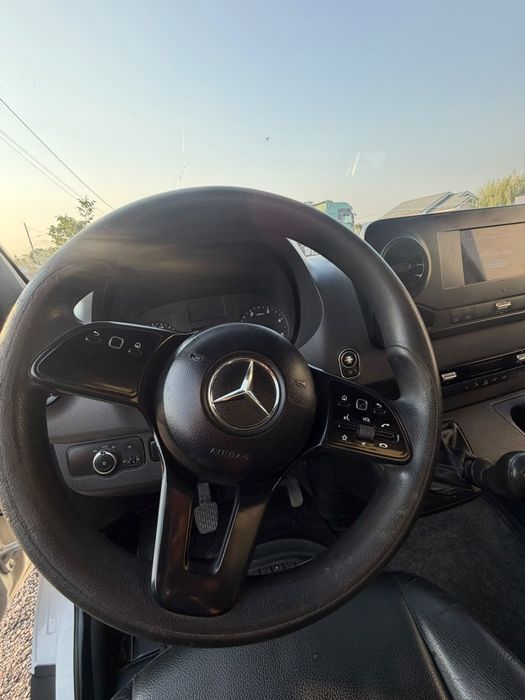 Mercedes sprinter cub cu lift