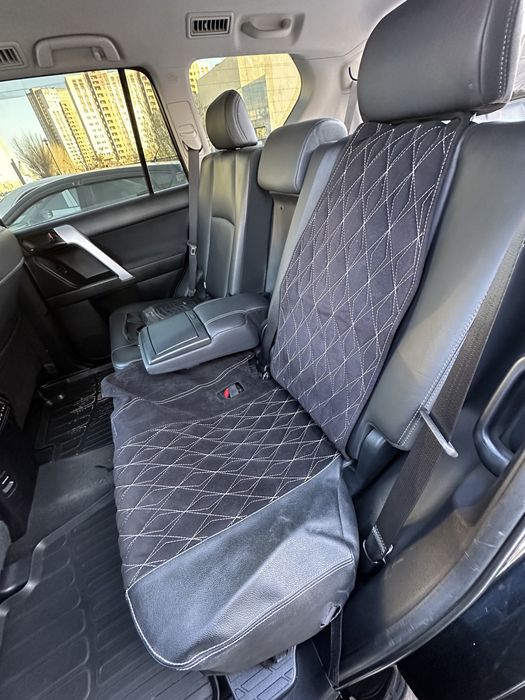 Чехлы на Land Cruiser Prado 150