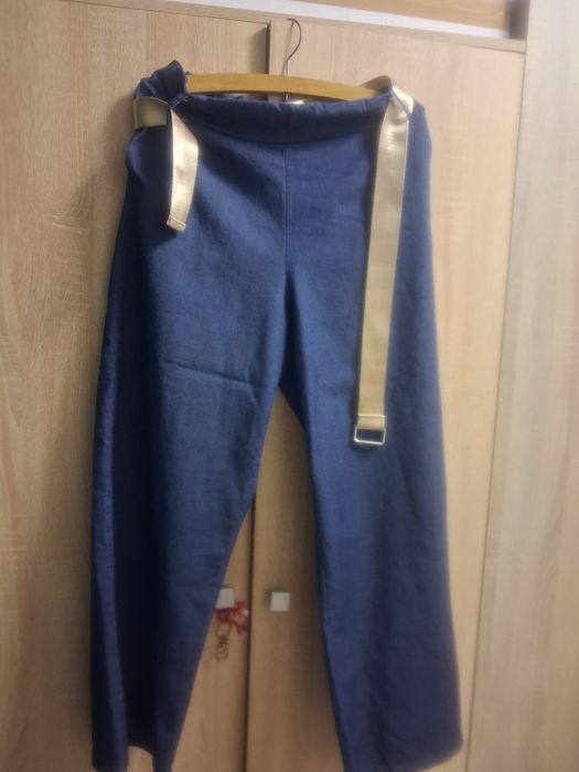 Blugi evazati,noi,fara eticheta