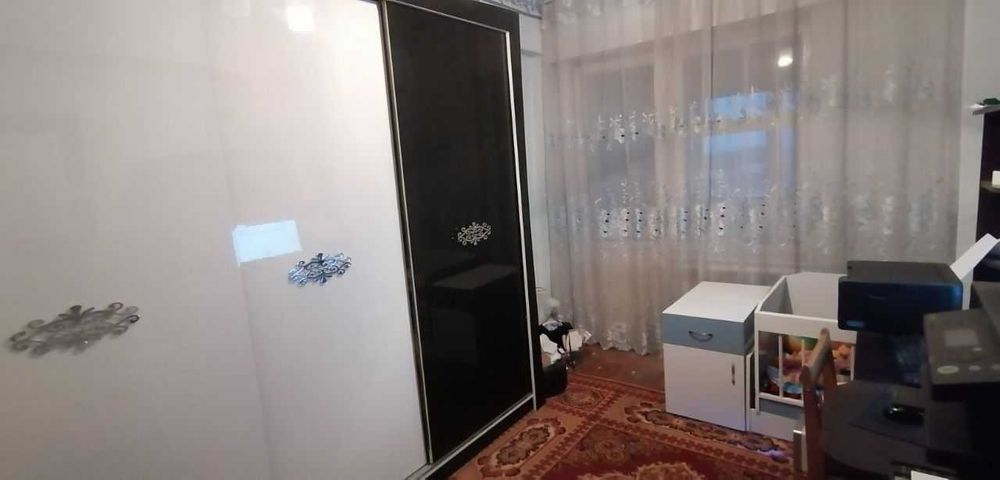 Продаётся 5 комнатная квартира.  5 хонали уй сотилади.