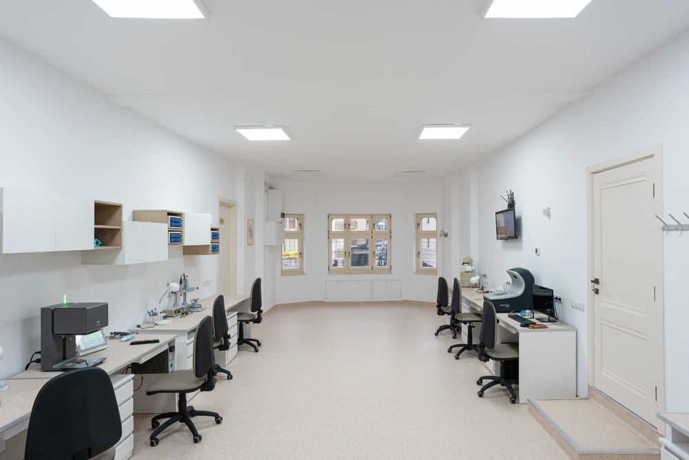 Dau in chirie mese in laborator dentar