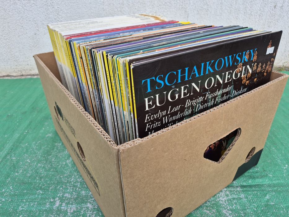 Vând 200LP Discuri Vinil colectia Deutsche Grammophon muzică clasică