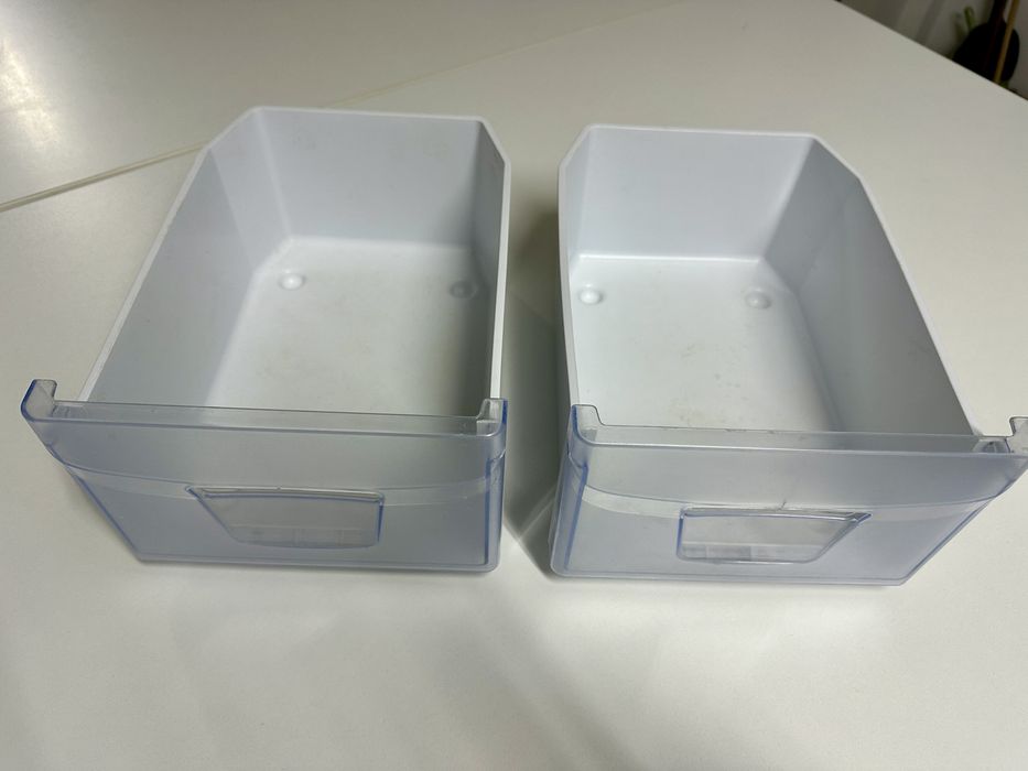 Set complet de polite si sertare pentru combina frigorifica Indesit