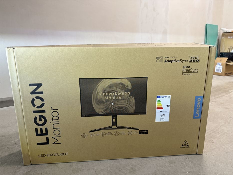 Геймърски монитор LENOVO Legion R27fc-30, 27", VA