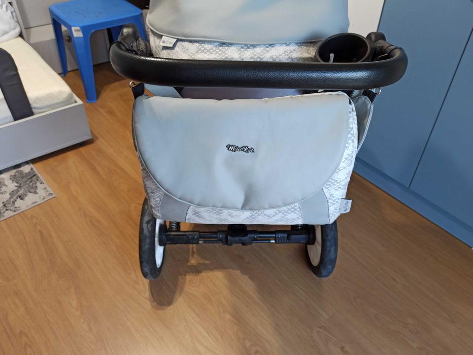 Бебешка количка с два коша