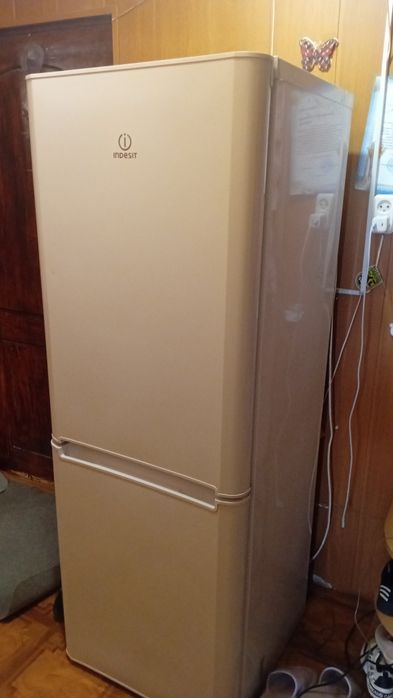 Продам холодильник,,Индезит,,