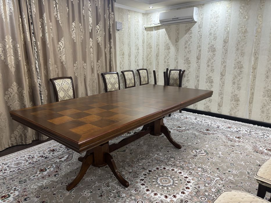 Раздвижной стол для гостиной