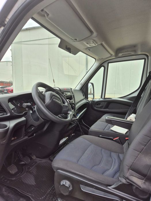 Iveco Daily 35C16 cu prelata
