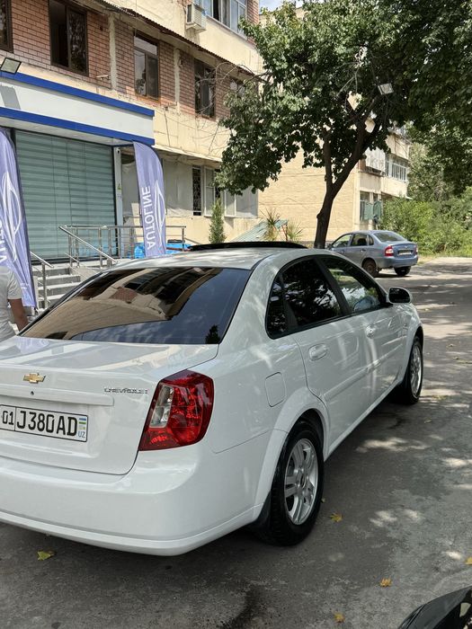 Lasetti 1,8 avtomat 90.000km yurgan halol