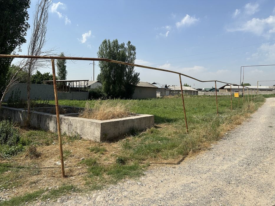 yer uchastka sotiladi 12 sotix xujjatlari joyida