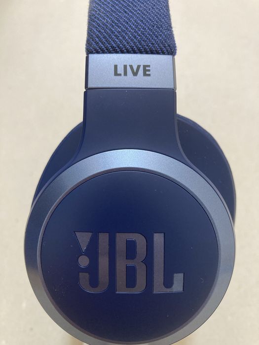 Casti over the ear wireless JBL Live 770nc