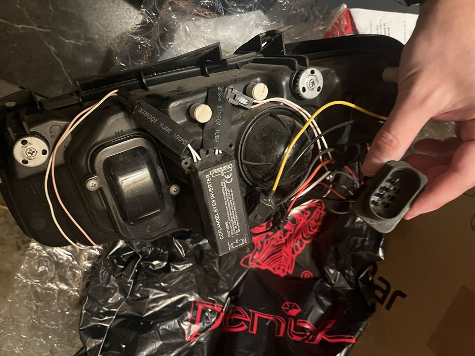 Фар десен за Volkswagen Polo Angel Eyes