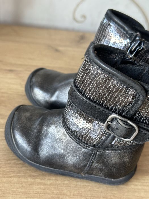 Сапожки детские на девочку