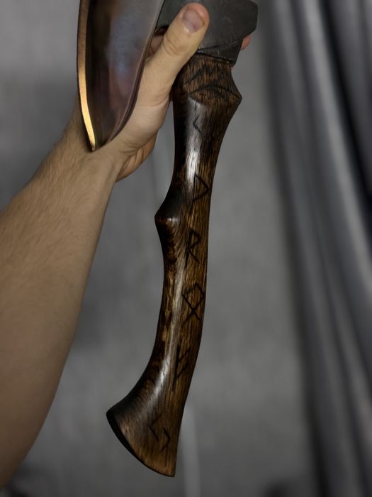 Топор ручной работы