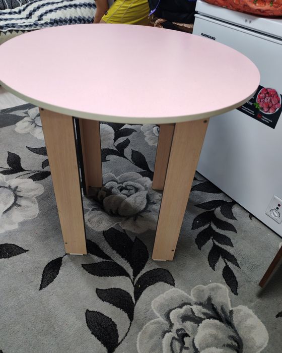 Продам стол круглый